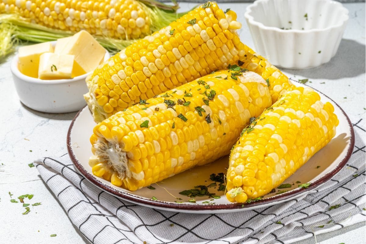 Boiled Corn Cobs with Butter and Herbs