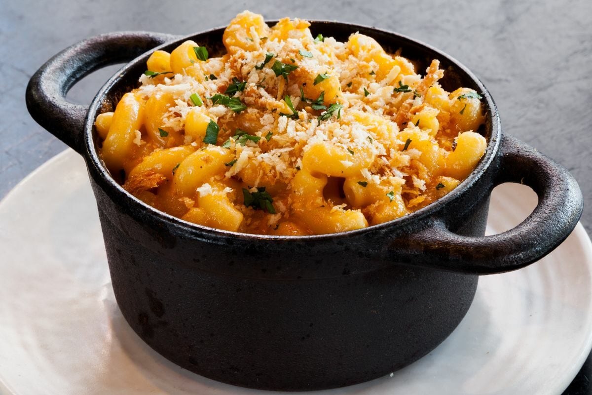 Gourmet Mac and Cheese with Breadcrumbs on the Black Pot